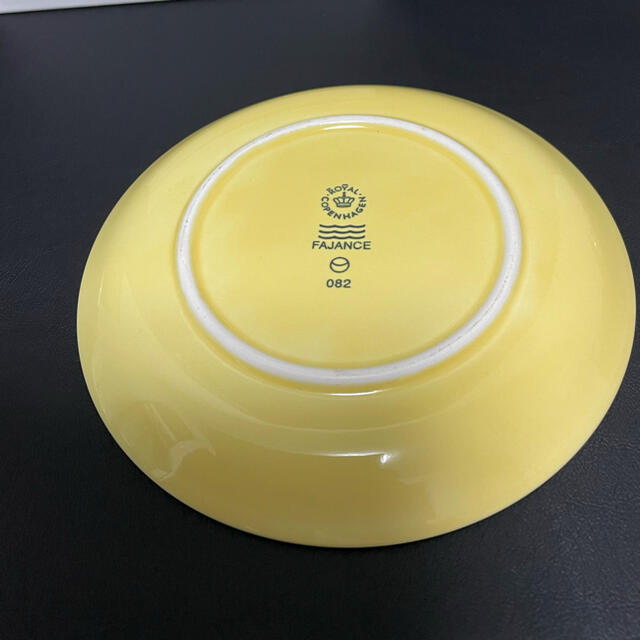 ROYAL COPENHAGEN(ロイヤルコペンハーゲン)の中古品　ロイヤルコペンハーゲン　カップ&ソーサー　花柄 インテリア/住まい/日用品のキッチン/食器(食器)の商品写真