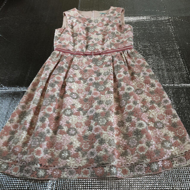 【新品】TOCCA トッカ  刺繍ドレス　150cm
