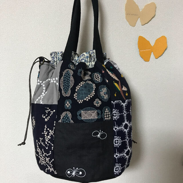 mina perhonen(ミナペルホネン)の【SOLD】ミナペルホネン　ハンドメイド　丸底　巾着　バッグ ハンドメイドのファッション小物(バッグ)の商品写真