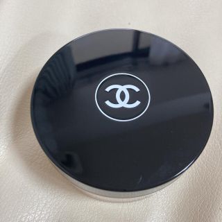 シャネル(CHANEL)のほぼ未使用　シャネルプードゥルユニヴェルセルリーブル30 30g(フェイスパウダー)