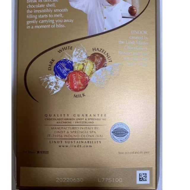 Lindt(リンツ)のLINDT LINDOR リンツ リンドール アソート32個 食品/飲料/酒の食品(菓子/デザート)の商品写真