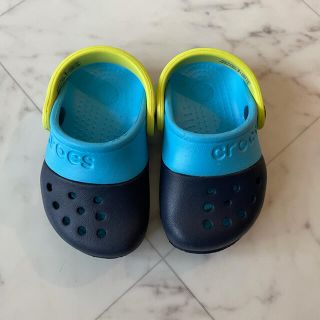 クロックス(crocs)のクロックス　サンダル　C5  13センチ(サンダル)