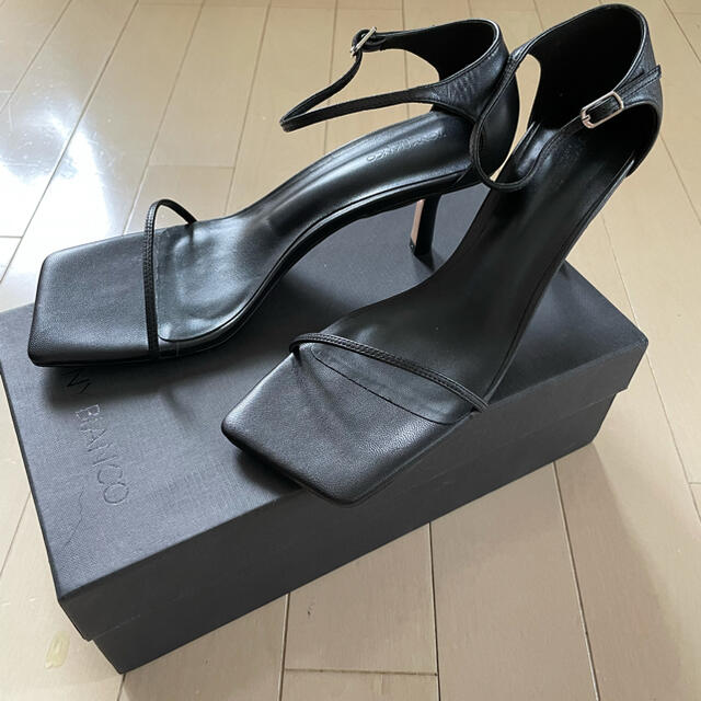DEUXIEME CLASSE(ドゥーズィエムクラス)のTony Bianco トニービアンコ　ストラップ　サンダル レディースの靴/シューズ(サンダル)の商品写真