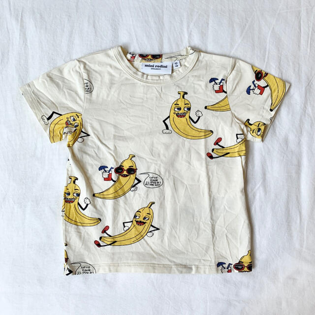 こども ビームス(コドモビームス)のバナナ柄Tシャツ 92/98 キッズ/ベビー/マタニティのキッズ服女の子用(90cm~)(Tシャツ/カットソー)の商品写真