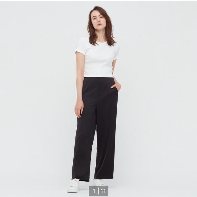 UNIQLO(ユニクロ)のサテンリラックスストレートパンツ　ブラック　Lサイズ レディースのパンツ(カジュアルパンツ)の商品写真