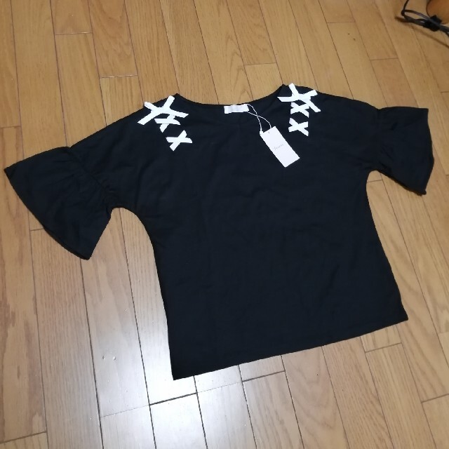 Feroux(フェルゥ)のフェルゥ　レースアップ　フリルスリーブ　Vネック レディースのトップス(Tシャツ(半袖/袖なし))の商品写真