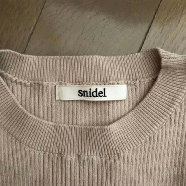 SNIDEL(スナイデル)のsnidel ページュ　トップス レディースのトップス(カットソー(半袖/袖なし))の商品写真