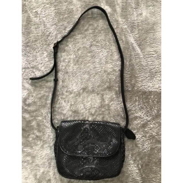 IBIZA イビザ　パイソン　ショルダーバッグ　黒 レディースのバッグ(ショルダーバッグ)の商品写真