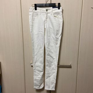 アメリカンイーグル(American Eagle)の新品　アメリカンイーグル　ホワイトスキニーデニム　ストレッチ　0サイズ　(デニム/ジーンズ)