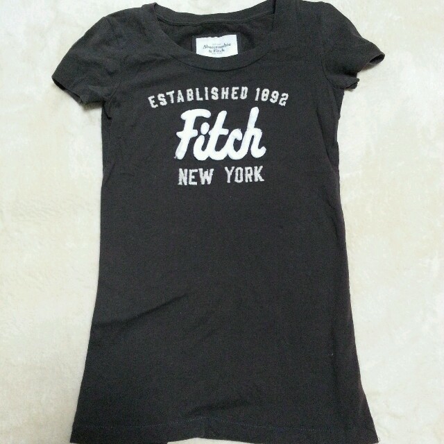 Abercrombie&Fitch(アバクロンビーアンドフィッチ)の最終値下げ！Abercrombie&Fitch Tシャツ  アバクロ レディースのトップス(Tシャツ(半袖/袖なし))の商品写真