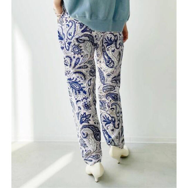 L'Appartement DEUXIEME CLASSE(アパルトモンドゥーズィエムクラス)の【BANANATIME 】TAPERED PANT (JUMBO PAISLEY レディースのパンツ(カジュアルパンツ)の商品写真