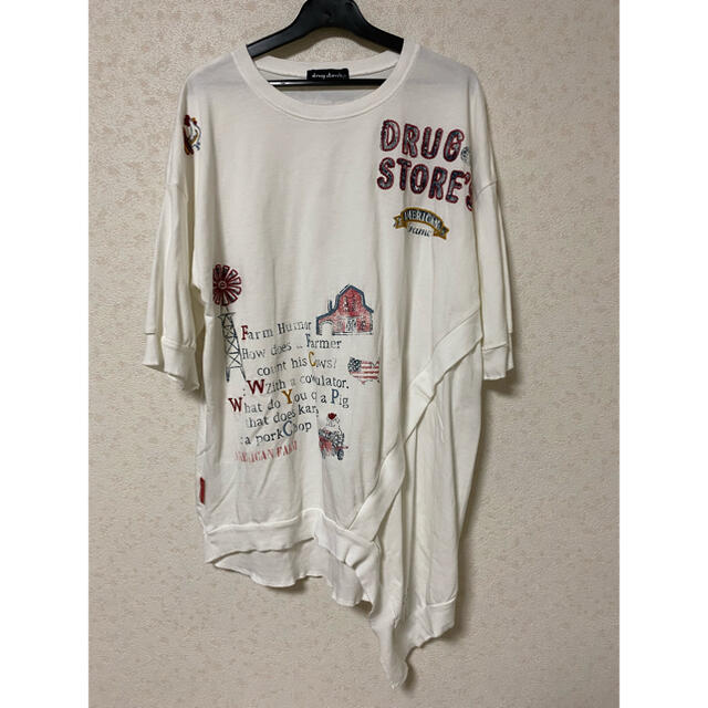 drug store's(ドラッグストアーズ)のドラッグストアーズ　drugstore's デザインＴシャツ　3 レディースのトップス(Tシャツ(半袖/袖なし))の商品写真