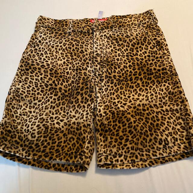 Supreme(シュプリーム)のsupreme Velvet Work short leopard  メンズのパンツ(ショートパンツ)の商品写真