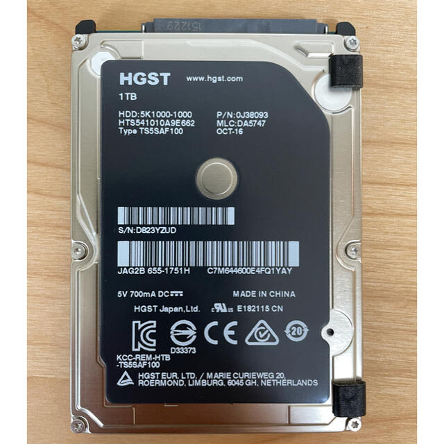 Apple(アップル)のApple純正2.5インチ HDD/1TB HGST（日立）製 スマホ/家電/カメラのPC/タブレット(PCパーツ)の商品写真