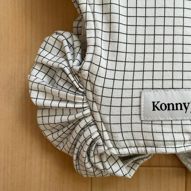 Konny 抱っこ紐 Sサイズ キッズ/ベビー/マタニティの外出/移動用品(抱っこひも/おんぶひも)の商品写真
