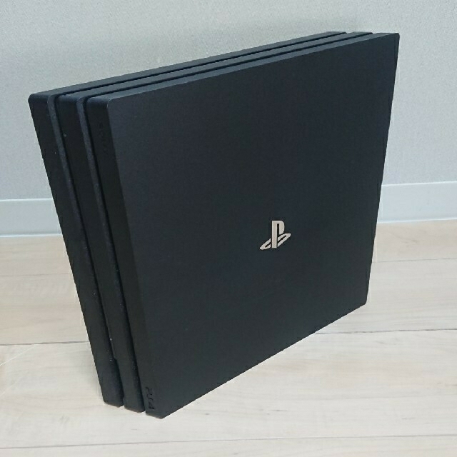 PS4 Pro CUH-7100Bのサムネイル