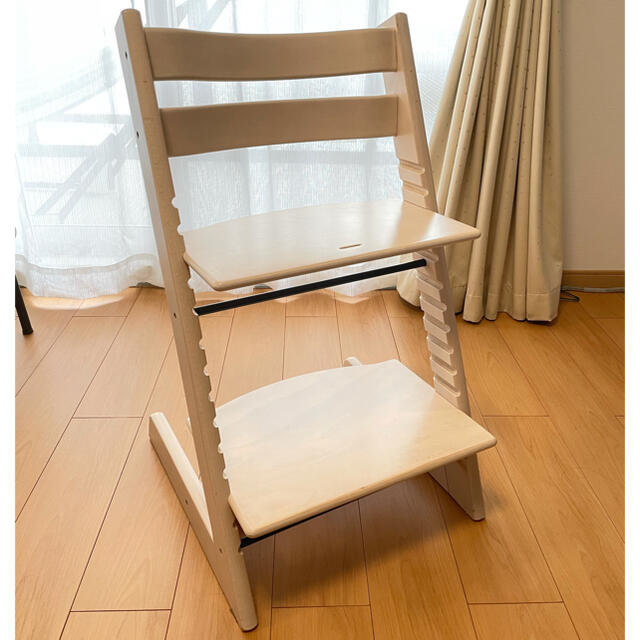 Stokke(ストッケ)の【asako様専用】ストッケ トリップトラップ ホワイトウォッシュ STOKKE キッズ/ベビー/マタニティの寝具/家具(その他)の商品写真