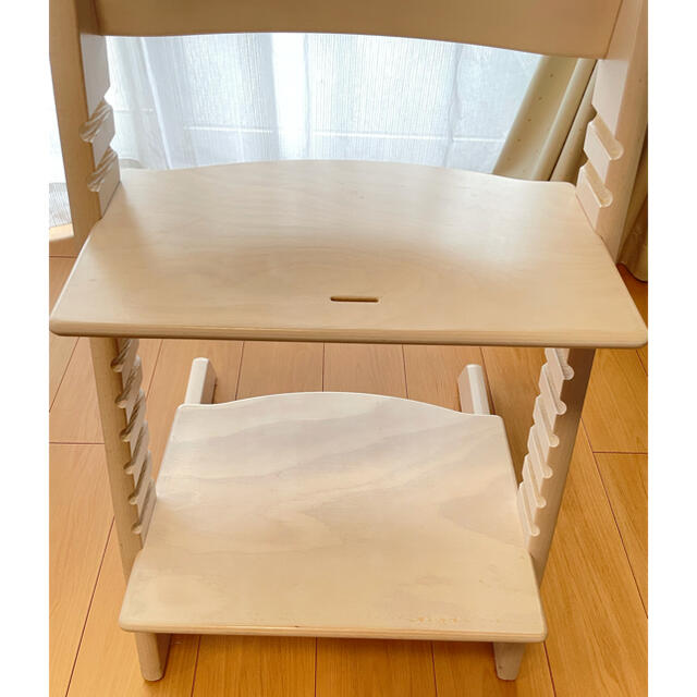 Stokke(ストッケ)の【asako様専用】ストッケ トリップトラップ ホワイトウォッシュ STOKKE キッズ/ベビー/マタニティの寝具/家具(その他)の商品写真