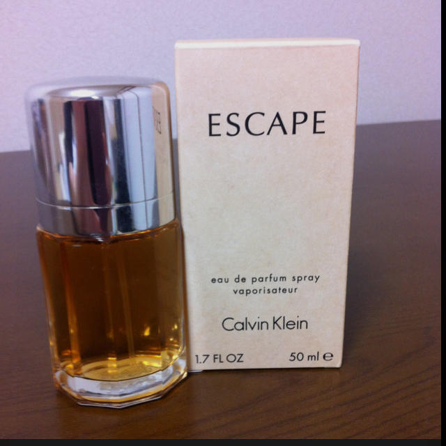 Calvin Klein(カルバンクライン)の*Calvin Klein*ESCAPE コスメ/美容の香水(香水(女性用))の商品写真