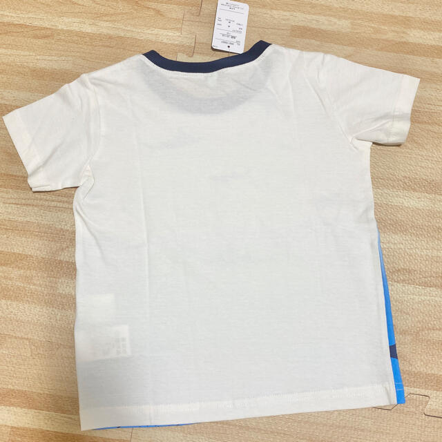 AEON(イオン)の【新品】サメ柄 半袖 Tシャツ　110 キッズ/ベビー/マタニティのキッズ服男の子用(90cm~)(Tシャツ/カットソー)の商品写真