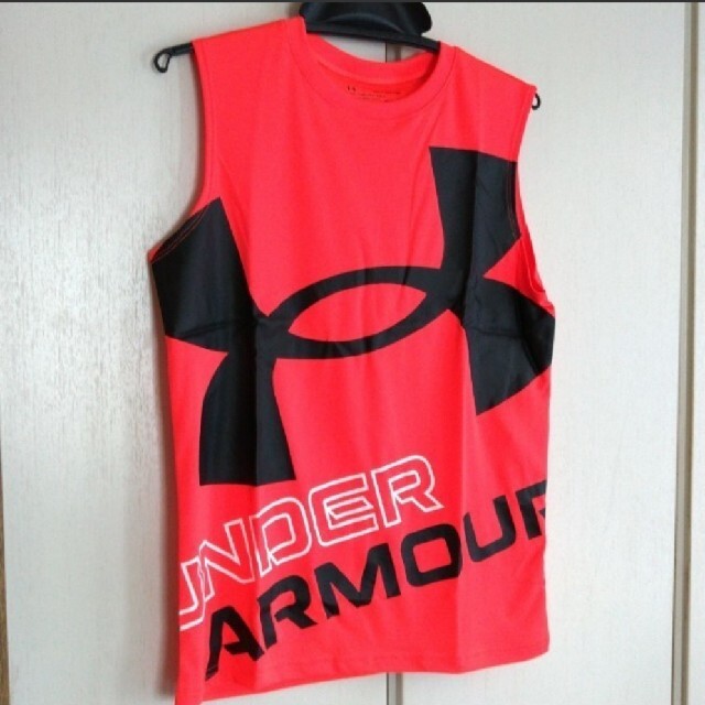 UNDER ARMOUR(アンダーアーマー)の新品！アンダーアーマー タンクトップ ノースリーブ 160 キッズ/ベビー/マタニティのキッズ服男の子用(90cm~)(Tシャツ/カットソー)の商品写真