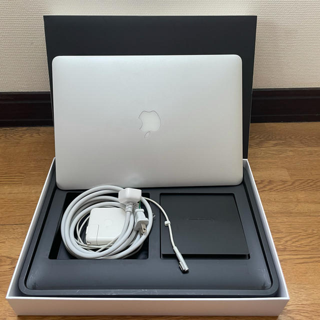 APPLE MacBook Air 13インチ MC965J/A  付属全て有 4