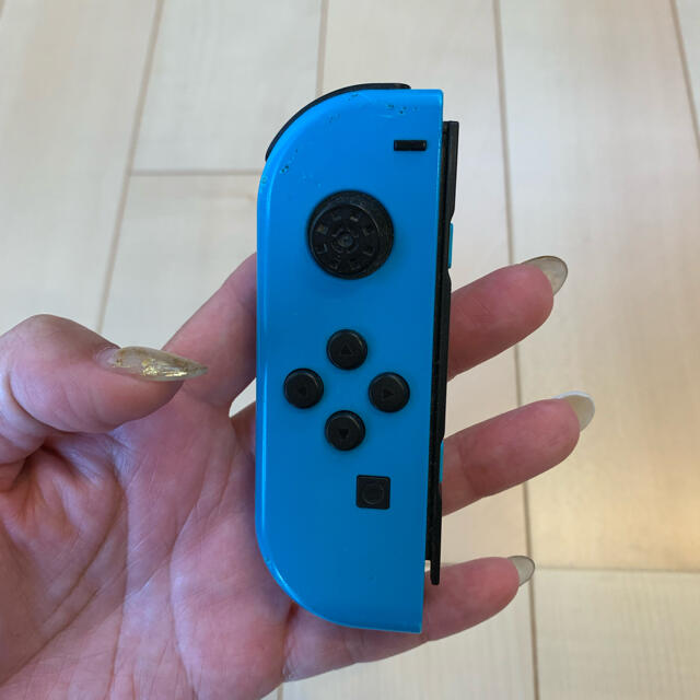 Nintendo Switch(ニンテンドースイッチ)のswitch ジョイコン　ジャンク品 エンタメ/ホビーのゲームソフト/ゲーム機本体(家庭用ゲーム機本体)の商品写真