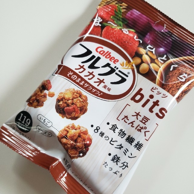 Calbee  フルグラビッツ  2種類    8袋セット 食品/飲料/酒の食品(菓子/デザート)の商品写真