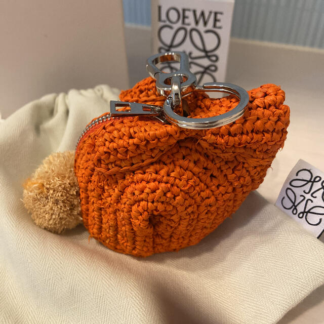 定番超特価】 LOEWE - 美品 未使用品 LOEWE チャーム♡うさぎ♡の通販