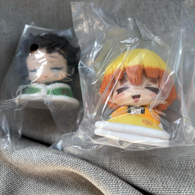 おねむたん 鬼滅の刃 伍ノ型 竈門炭治郎 我妻善逸 エンタメ/ホビーのおもちゃ/ぬいぐるみ(キャラクターグッズ)の商品写真