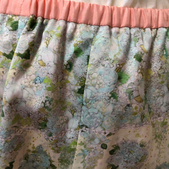 花柄ひざ丈スカート  レディースのスカート(ひざ丈スカート)の商品写真
