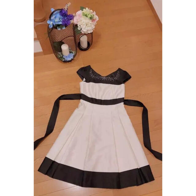 anySiS(エニィスィス)のanySis フォーマルワンピース⭐︎パールホワイトxネイビー♪ レディースのフォーマル/ドレス(ミディアムドレス)の商品写真