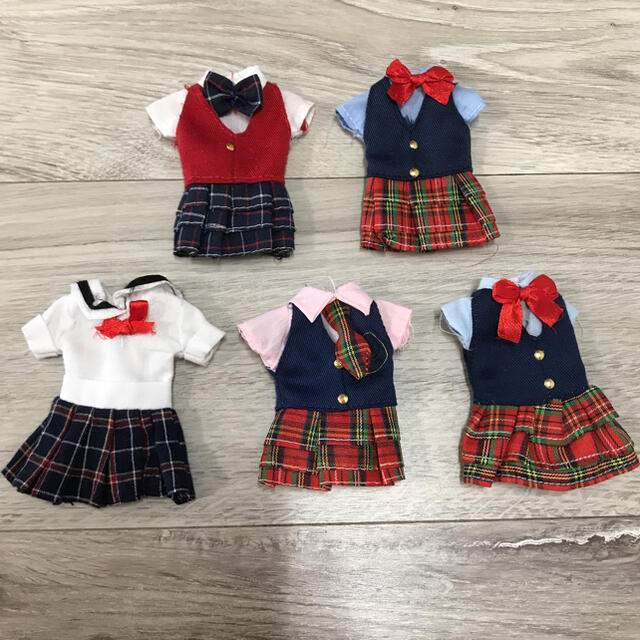 リカちゃん制服まとめ売り エンタメ/ホビーのおもちゃ/ぬいぐるみ(キャラクターグッズ)の商品写真