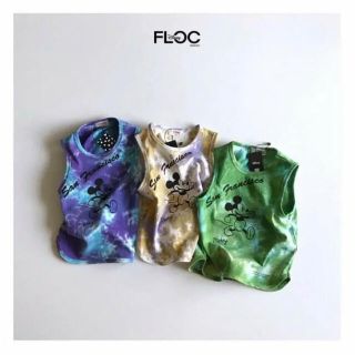 ディズニー(Disney)のFLOC×Disney*キッズ*タイダイ柄タンクトップ*イエロー*XL(120)(Tシャツ/カットソー)