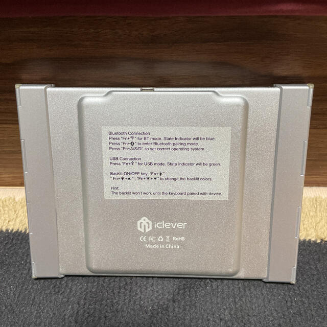iClever 折りたたみBluetoothキーボード スマホ/家電/カメラのPC/タブレット(PC周辺機器)の商品写真