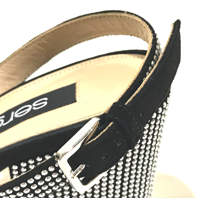 Sergio Rossi(セルジオロッシ)のセルジオロッシ Sergio Rossi SRデメトラ A83650 スタッズ サンダル　靴 サンダル スエード ブラック ブラック×シルバー 美品 レディースの靴/シューズ(サンダル)の商品写真
