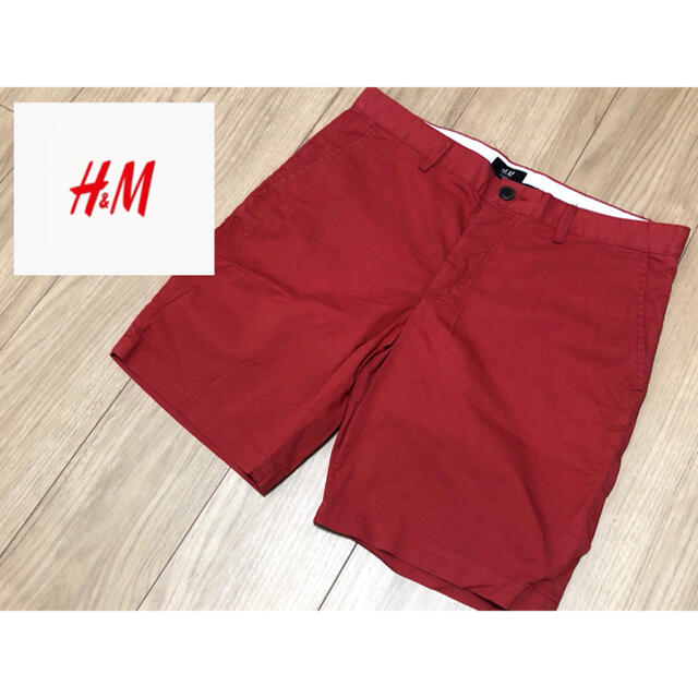 H&M(エイチアンドエム)の☆H＆Mショートパンツ ☆1度のみ使用  Mサイズ ソリッド　レッド メンズのパンツ(ショートパンツ)の商品写真