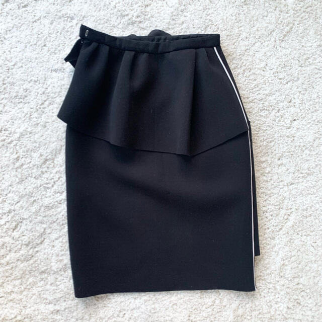 UNITED ARROWS(ユナイテッドアローズ)の【AKIRA NAKA】ストレッチタイトスカート【未使用】 レディースのスカート(ひざ丈スカート)の商品写真