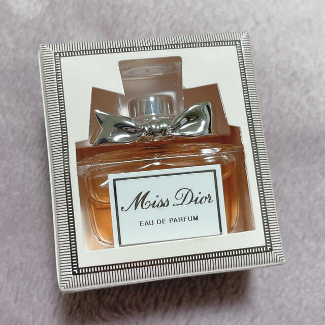 Dior(ディオール)の【新品】ミス ディオール オードパルファムミニ 5ml コスメ/美容の香水(香水(女性用))の商品写真