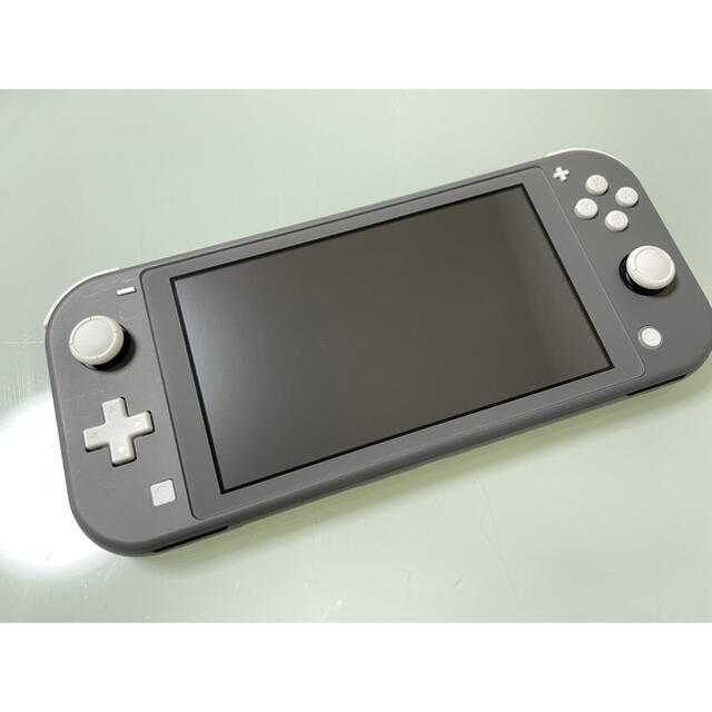 Nintendo Switch(ニンテンドースイッチ)のNintendo Switch Liteグレー エンタメ/ホビーのゲームソフト/ゲーム機本体(家庭用ゲーム機本体)の商品写真