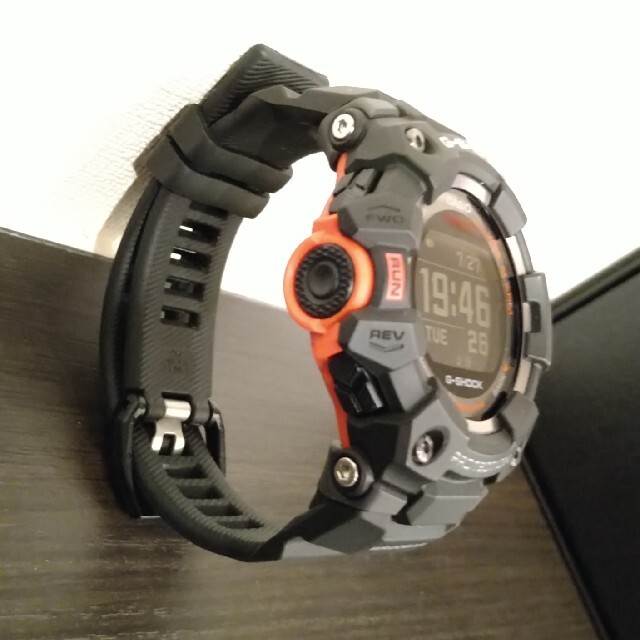G-SHOCK - CASIO G-SHOCK GBD-100-1JFG-SQUADの通販 by ハッブル|ジーショックならラクマ 人気得価