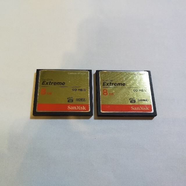 SanDisk(サンディスク)のミノ5150様専用コンパクトフラッシュカード8GBx2枚セット スマホ/家電/カメラのカメラ(その他)の商品写真
