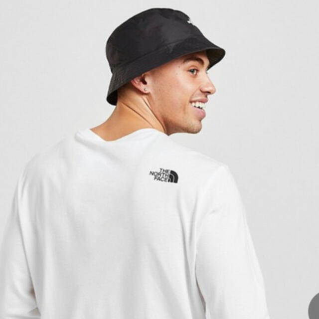 THE NORTH FACE(ザノースフェイス)のラスト1点　日本未入荷　海外限定　ノースフェイス　ロンT XL メンズのトップス(Tシャツ/カットソー(七分/長袖))の商品写真