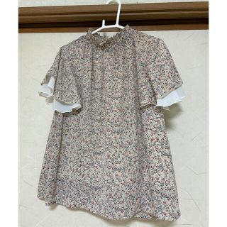 マジェスティックレゴン(MAJESTIC LEGON)の【ちびこ様専用】マジェスティックレゴン　花柄　トップス(シャツ/ブラウス(半袖/袖なし))