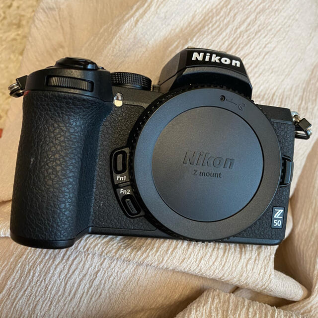 Nikon(ニコン)のNikon z50 ダブルズームキット スマホ/家電/カメラのカメラ(ミラーレス一眼)の商品写真