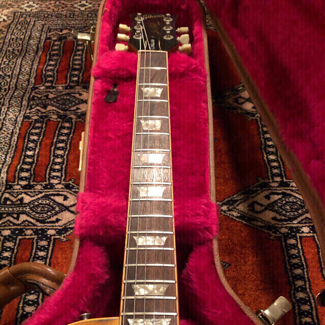 Gibson 1975 Les Paul Deluxe Gold Top 2