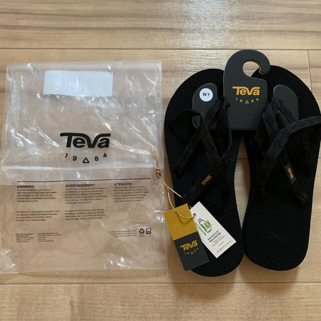 Teva(テバ)のteva テバ　サンダル　オロワフ　24cm ブラック　新品未使用 レディースの靴/シューズ(サンダル)の商品写真