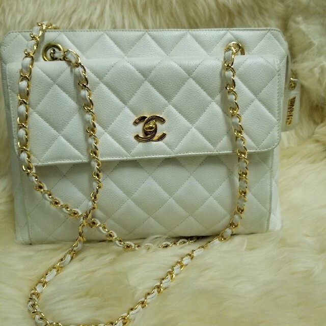 CHANEL(シャネル)のCHANELシャネル　マトラッセチェーンショルダーバッグ レディースのバッグ(ショルダーバッグ)の商品写真