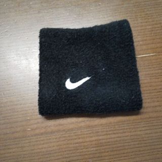 ナイキ(NIKE)のナイキ　リストバンド　黒(バングル/リストバンド)