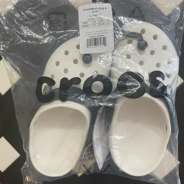 crocs(クロックス)のクロックス サンダル キッズ/ベビー/マタニティのキッズ靴/シューズ(15cm~)(サンダル)の商品写真